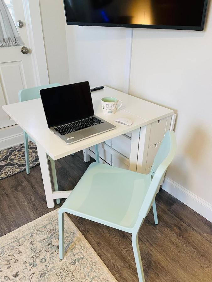 Coastal Chic Suite With Kitchenette And Private Entrance St. Petersburg Exterior photo